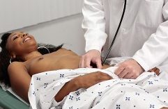 Gorgeous Ebony Gets Fully Stripped And Pounded In The Doctor’s Office During Check Up